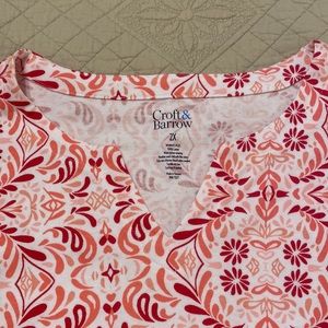 Croft and Barrow womens tee in fun print.